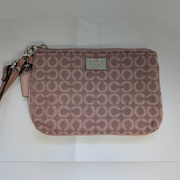 COACH Pink Wristlet Wallet Zipper Nice Size - Picture 1 of 9